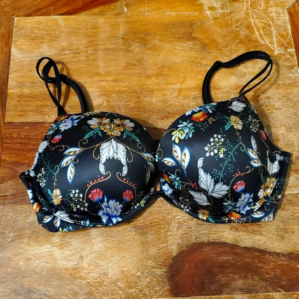 Victoria's Secret very sexy push-up bra